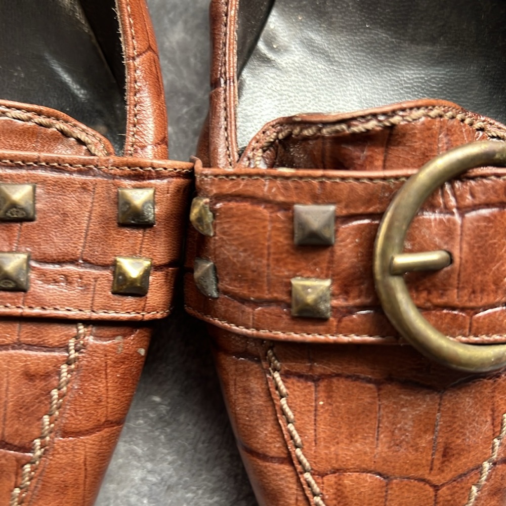 Stuart Weitzman Brown Croc-Patterned Heels - Picture 9 of 10